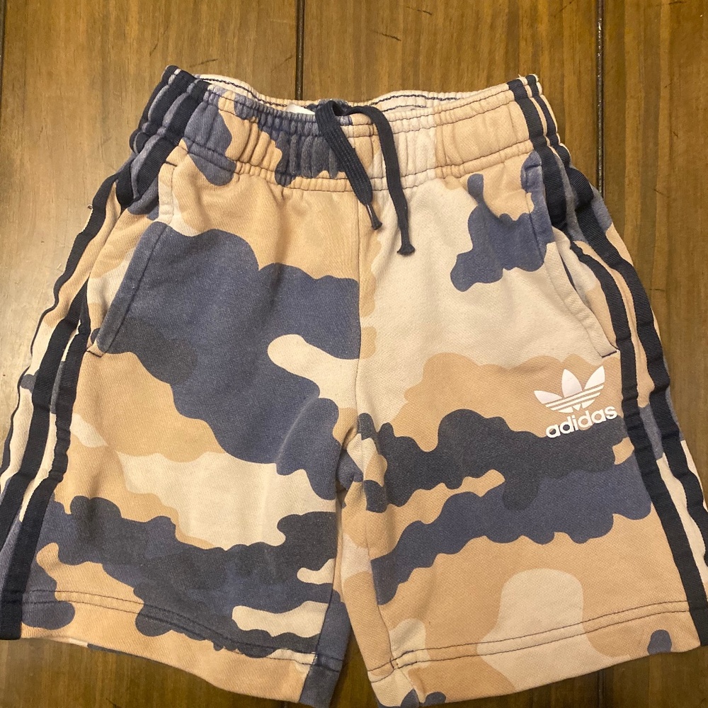Boys Adidas Tan/Blue Camo Shorts Size XS
